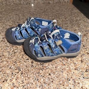Keen Newport H2 Sandals Toddler Camo Blue Water Friendly Sports Shoe 9 toddler